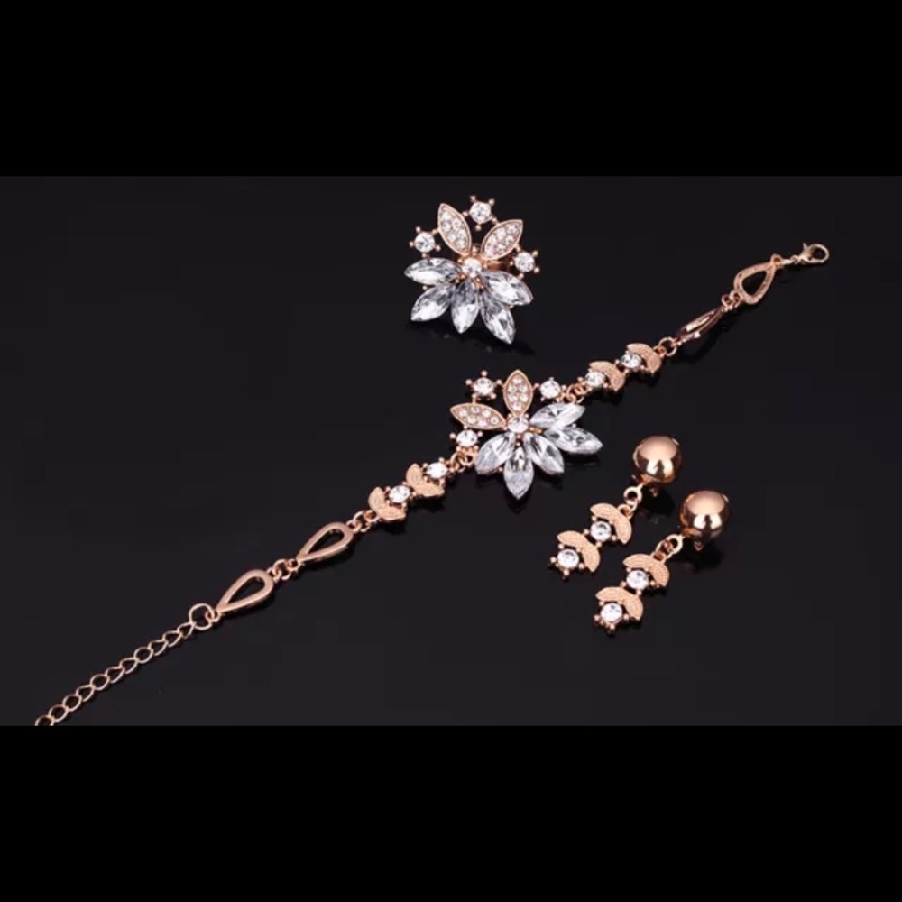 Lovely Rhinestone Necklace set - Picture 7 of 7